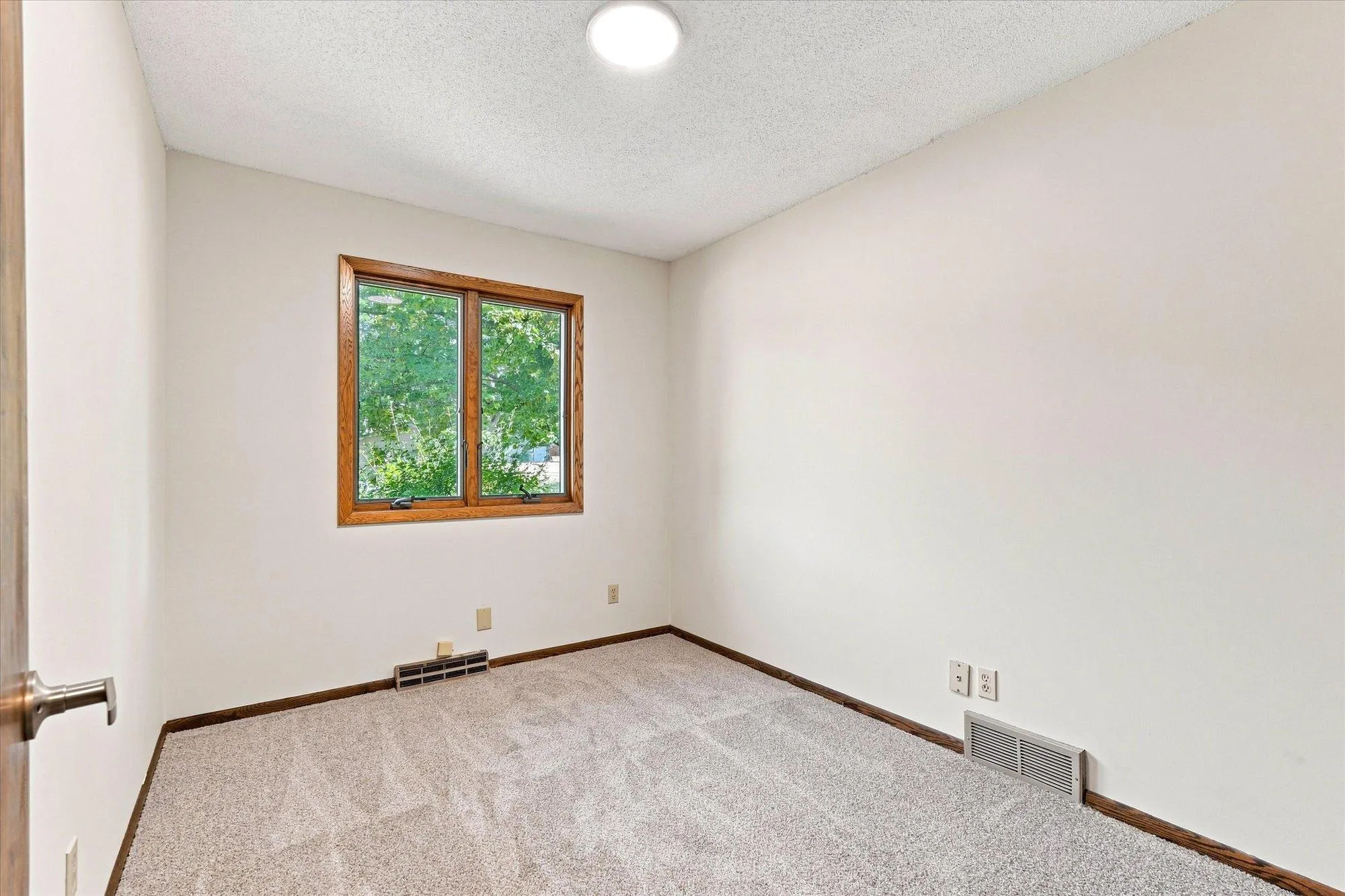 Photo 17 of 1339 Oak Street