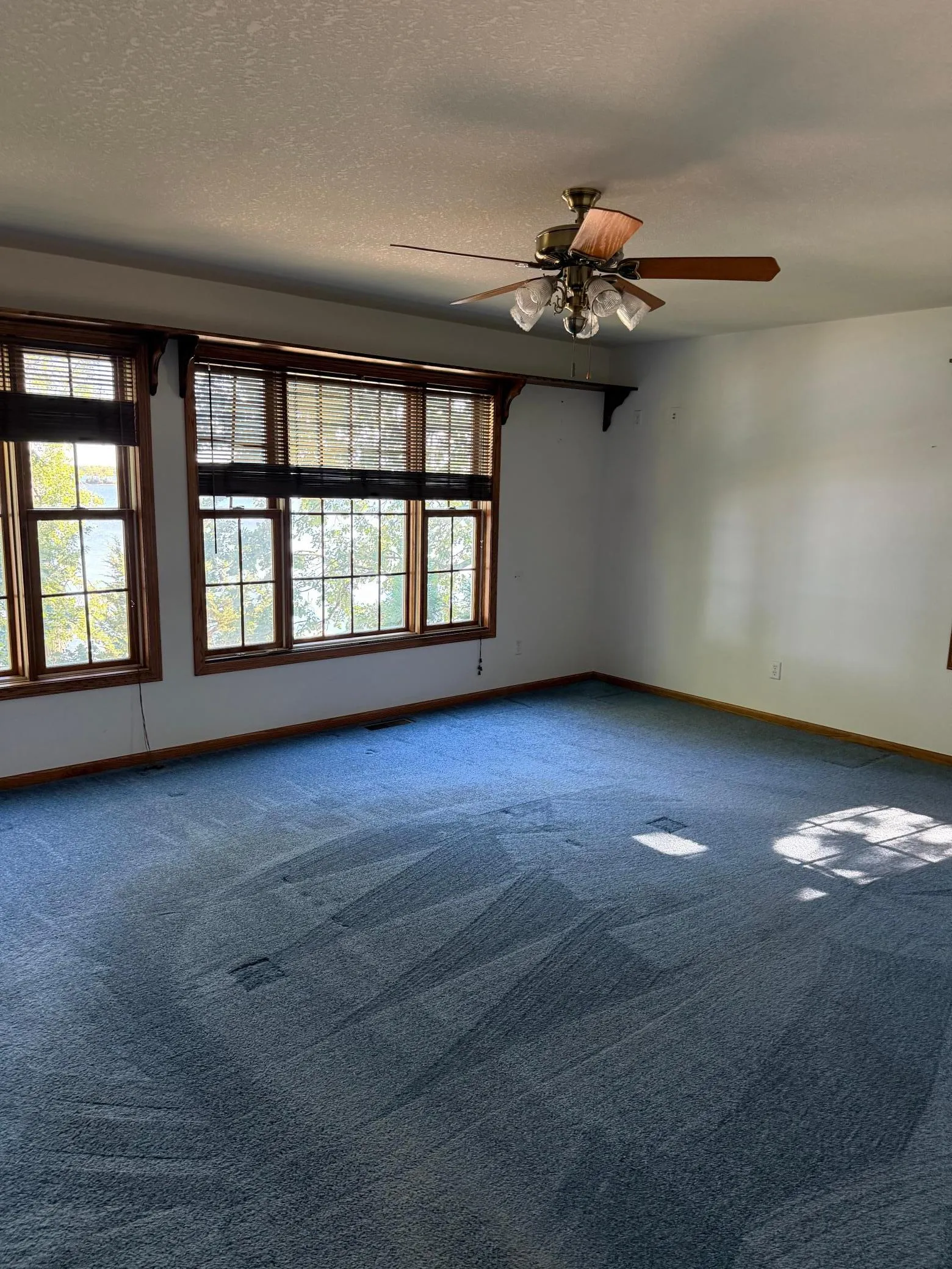 Photo 11 of 1401 Hiawatha Avenue
