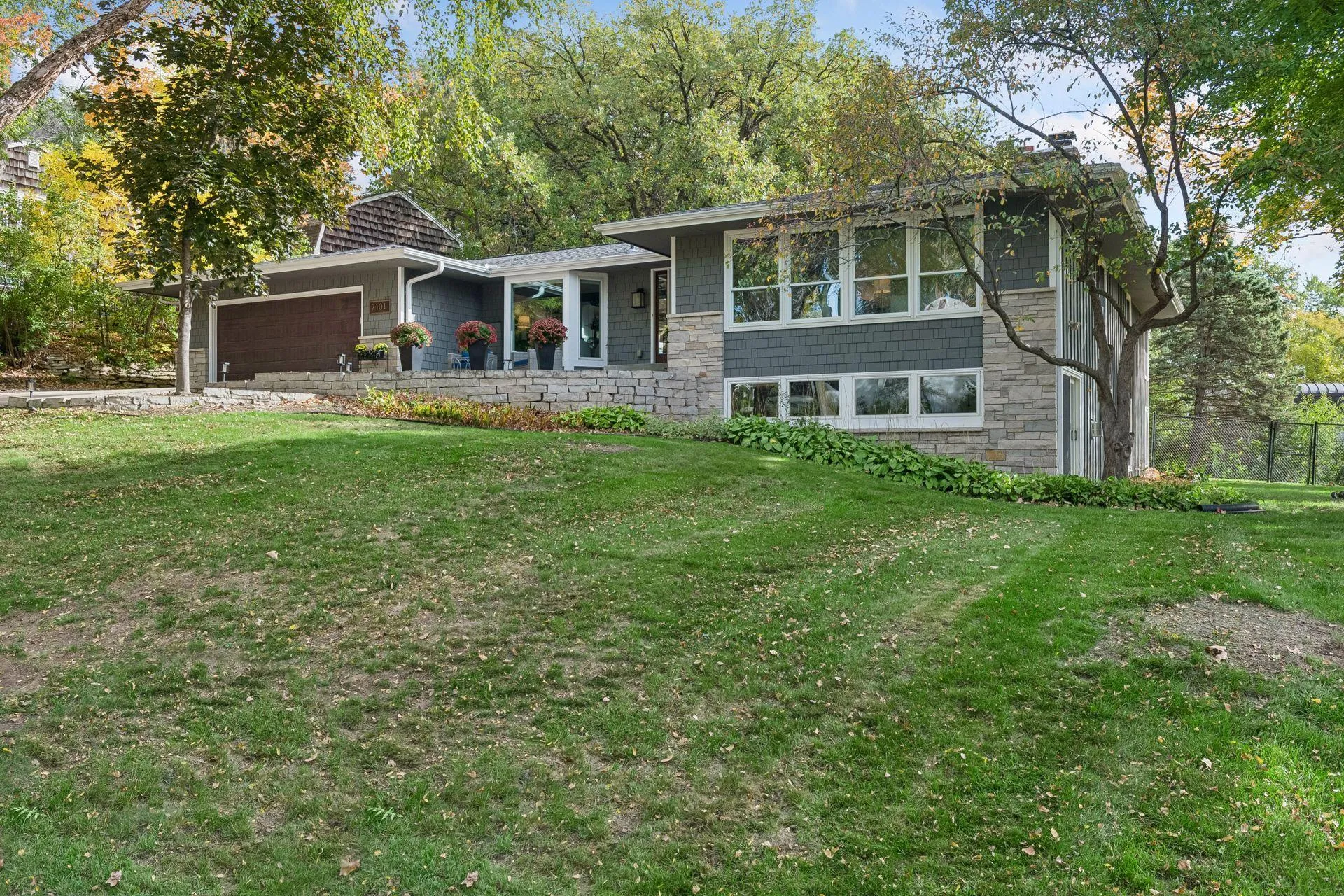 Photo 2 of 7101 Mark Terrace Drive
