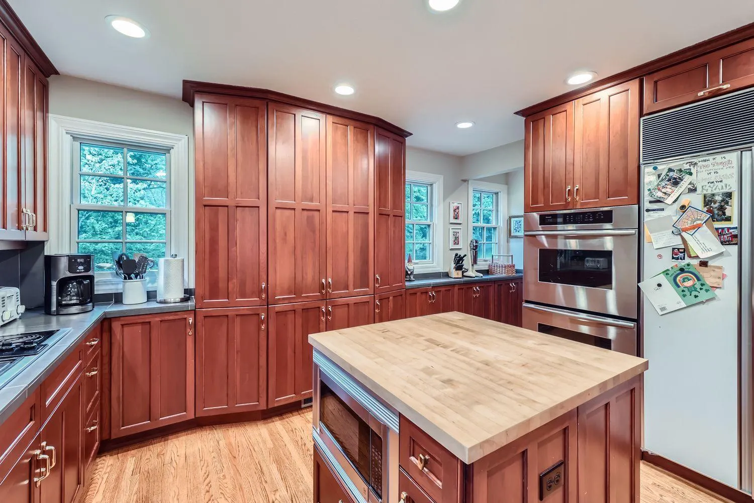 Photo 14 of 2350 Longview Circle