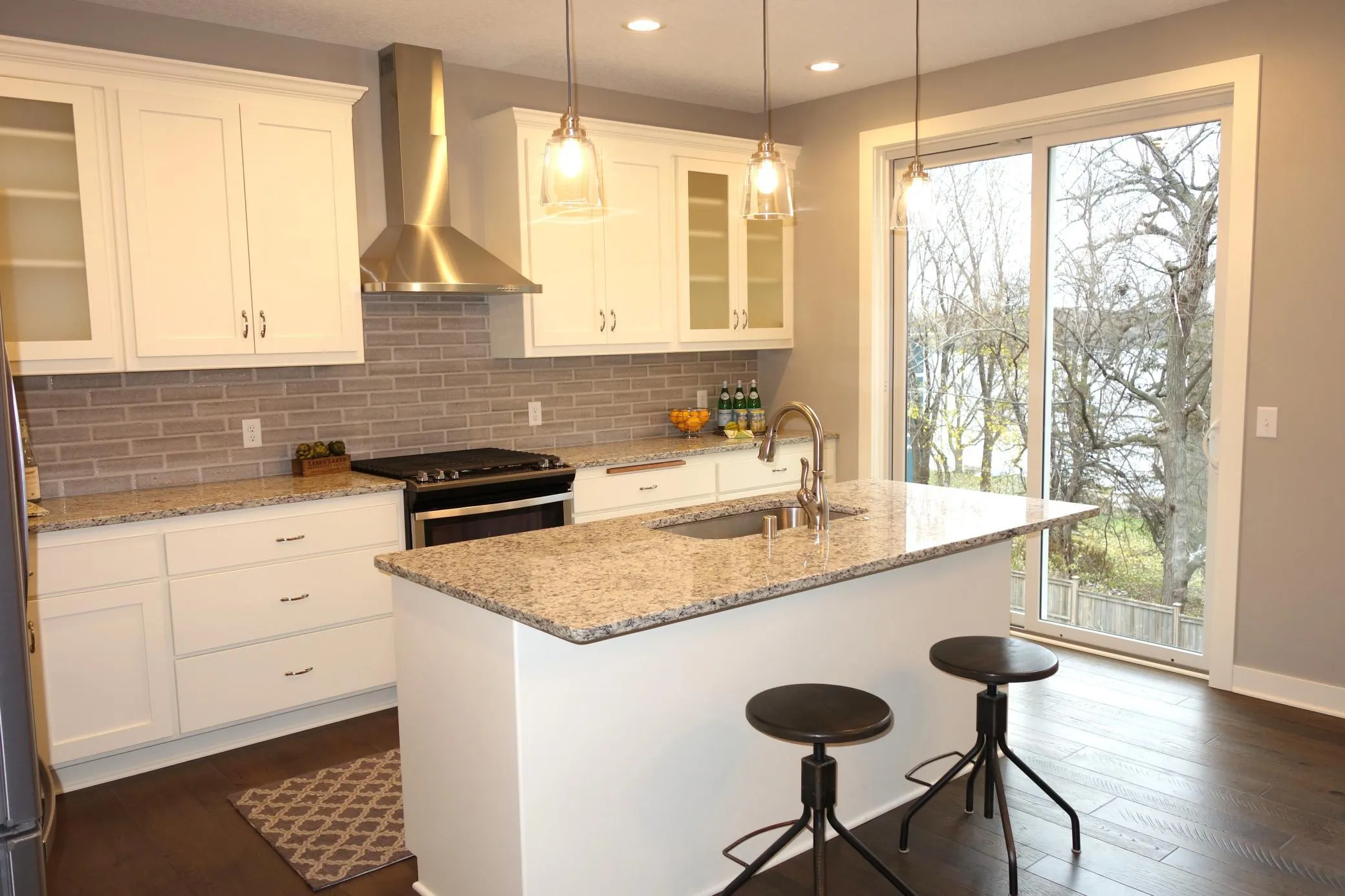 Photo 10 of 560 Fisher Cir