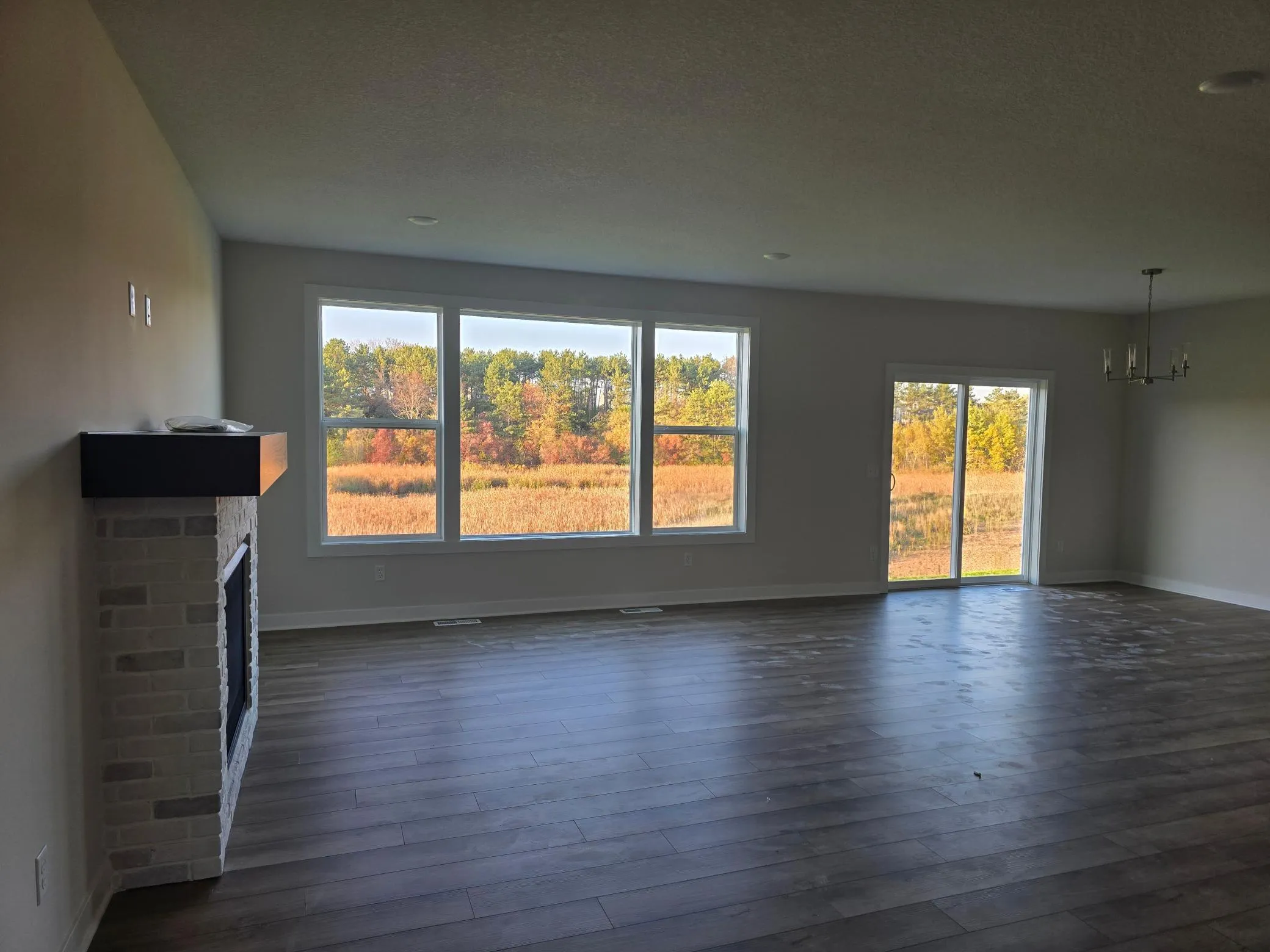 Photo 3 of 1569 Applegate Road