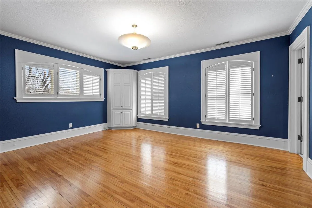 Photo 32 of 1724 Summit Avenue