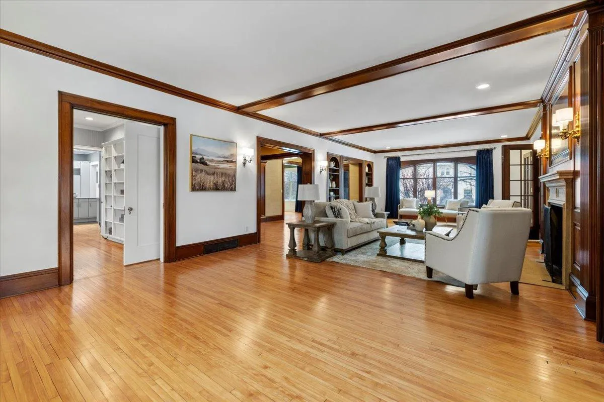 Photo 9 of 1724 Summit Avenue