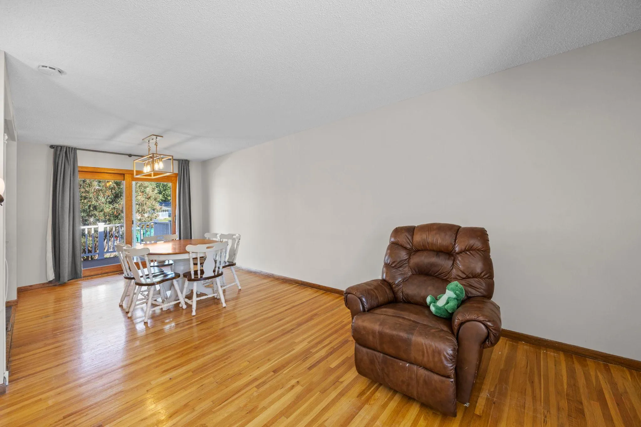 Photo 6 of 829 Mcintosh Drive