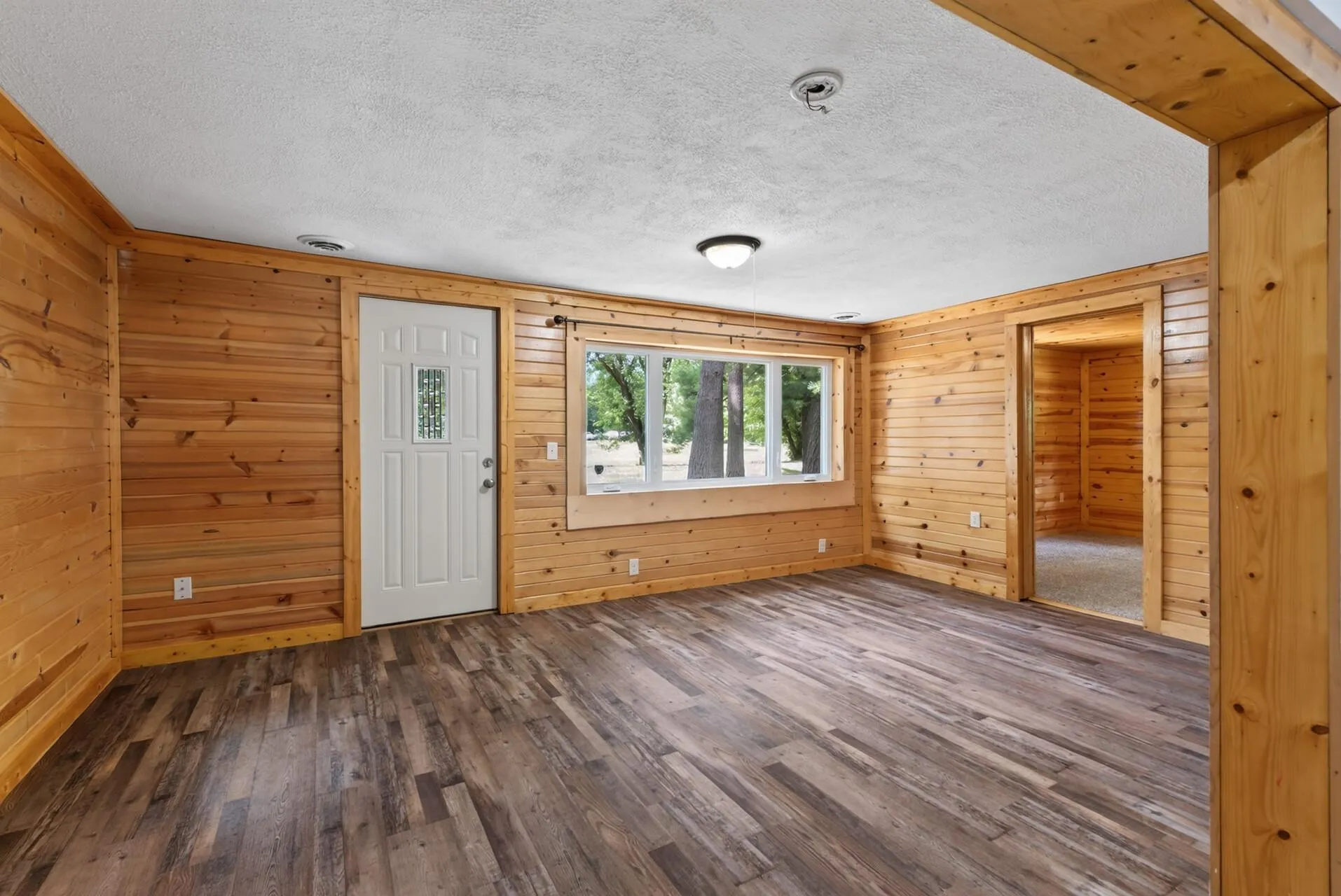 Photo 6 of 32251 Roanoke Nw Street