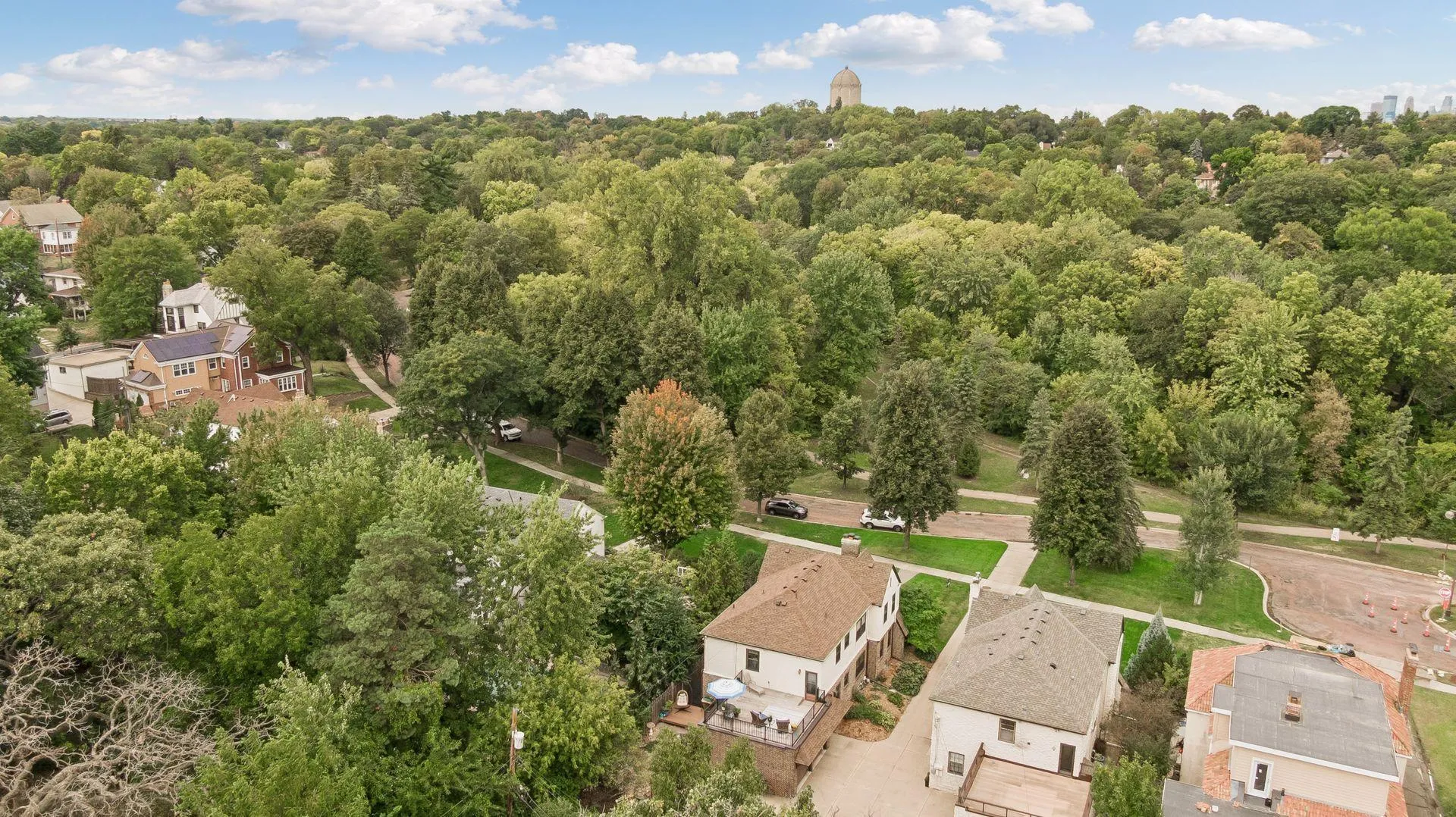 Photo 2 of 215 W Minnehaha Parkway