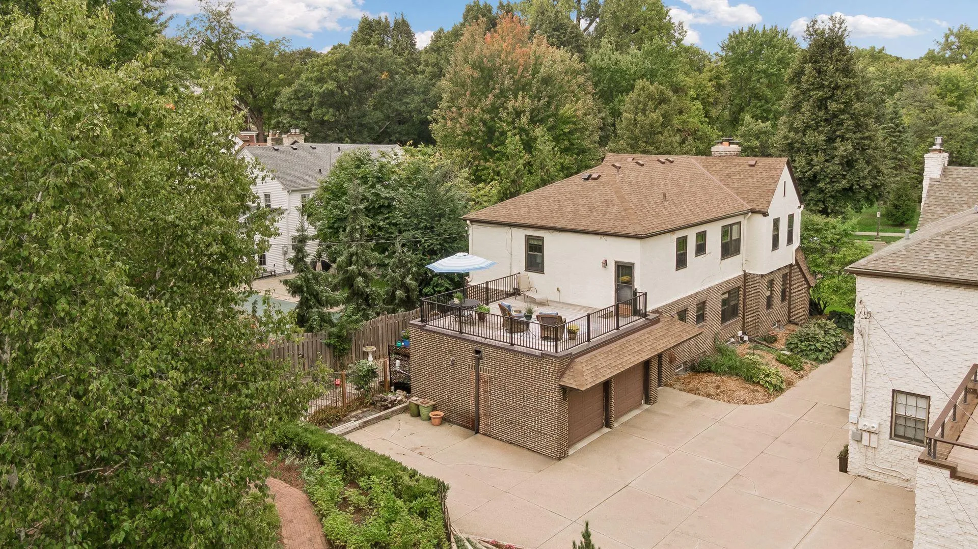 Photo 44 of 215 W Minnehaha Parkway