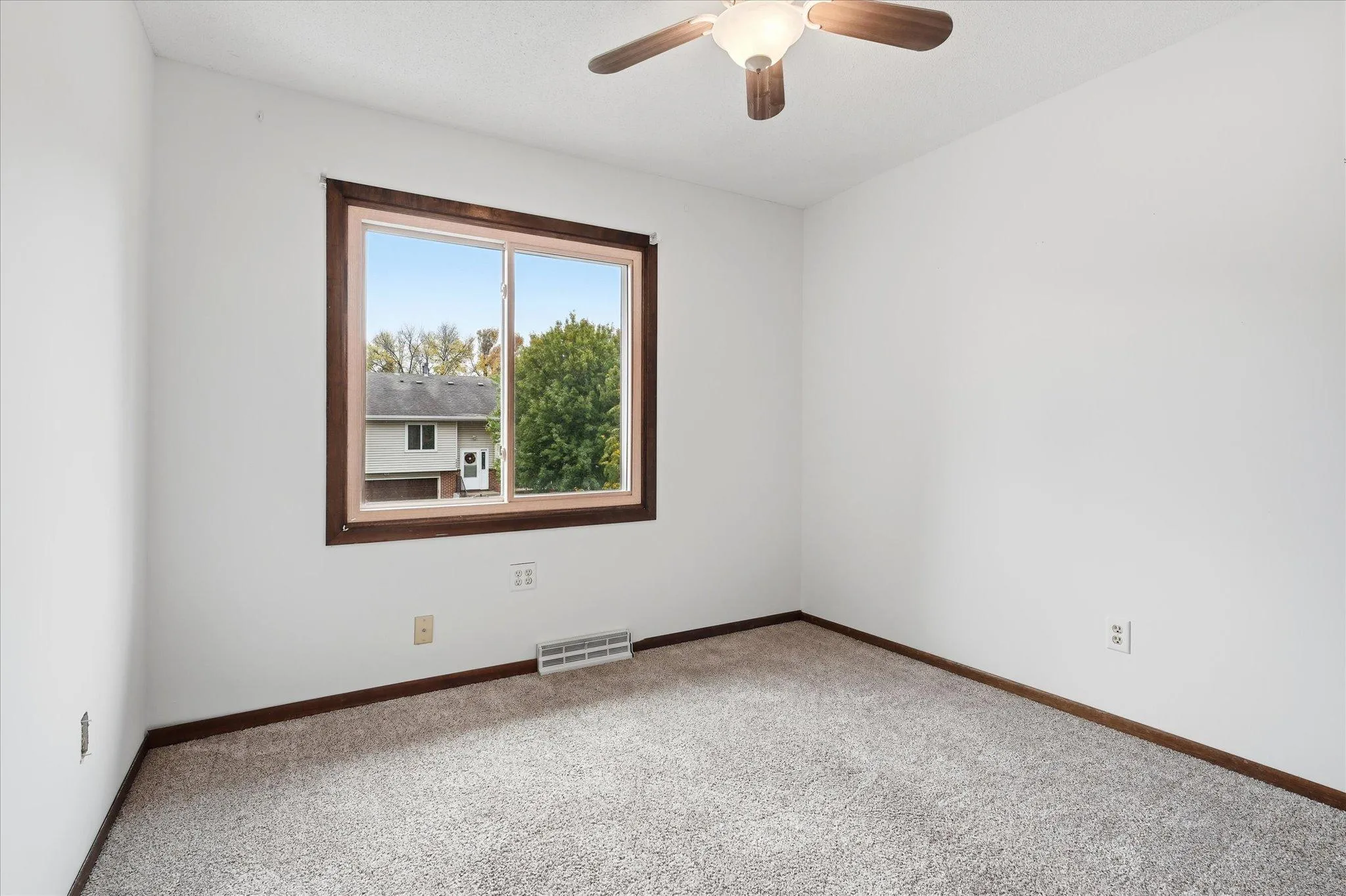 Photo 13 of 9419 Tyler Ne Street