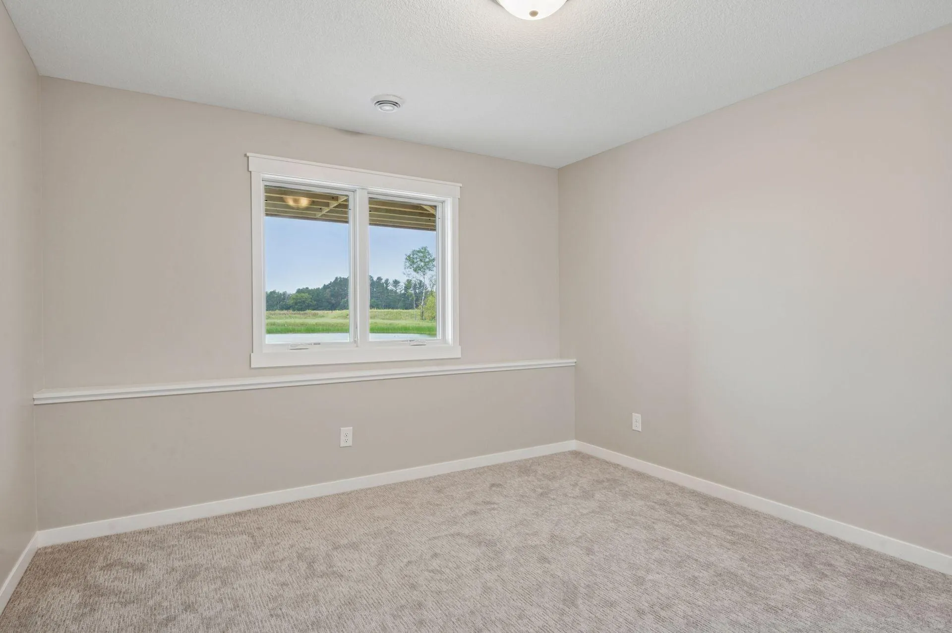 Photo 49 of 18022 Urbank Ne Street