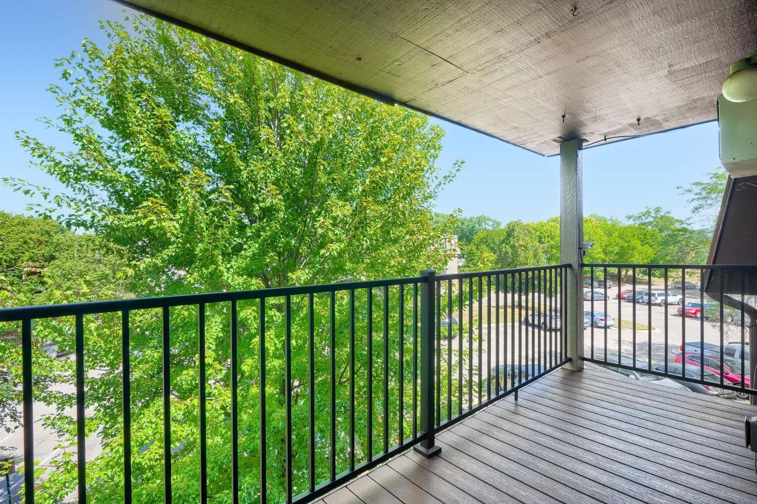 Photo 17 of 4201 Lakeside N Avenue Unit 302