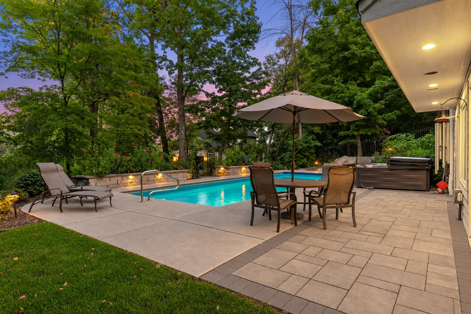 Photo 4 of 18508 Ridgewood Road