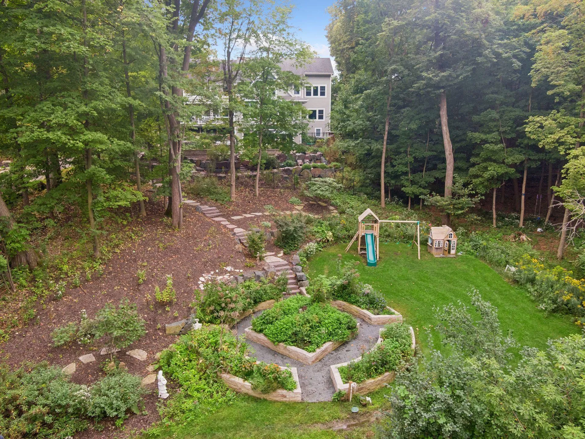 Photo 16 of 18508 Ridgewood Road