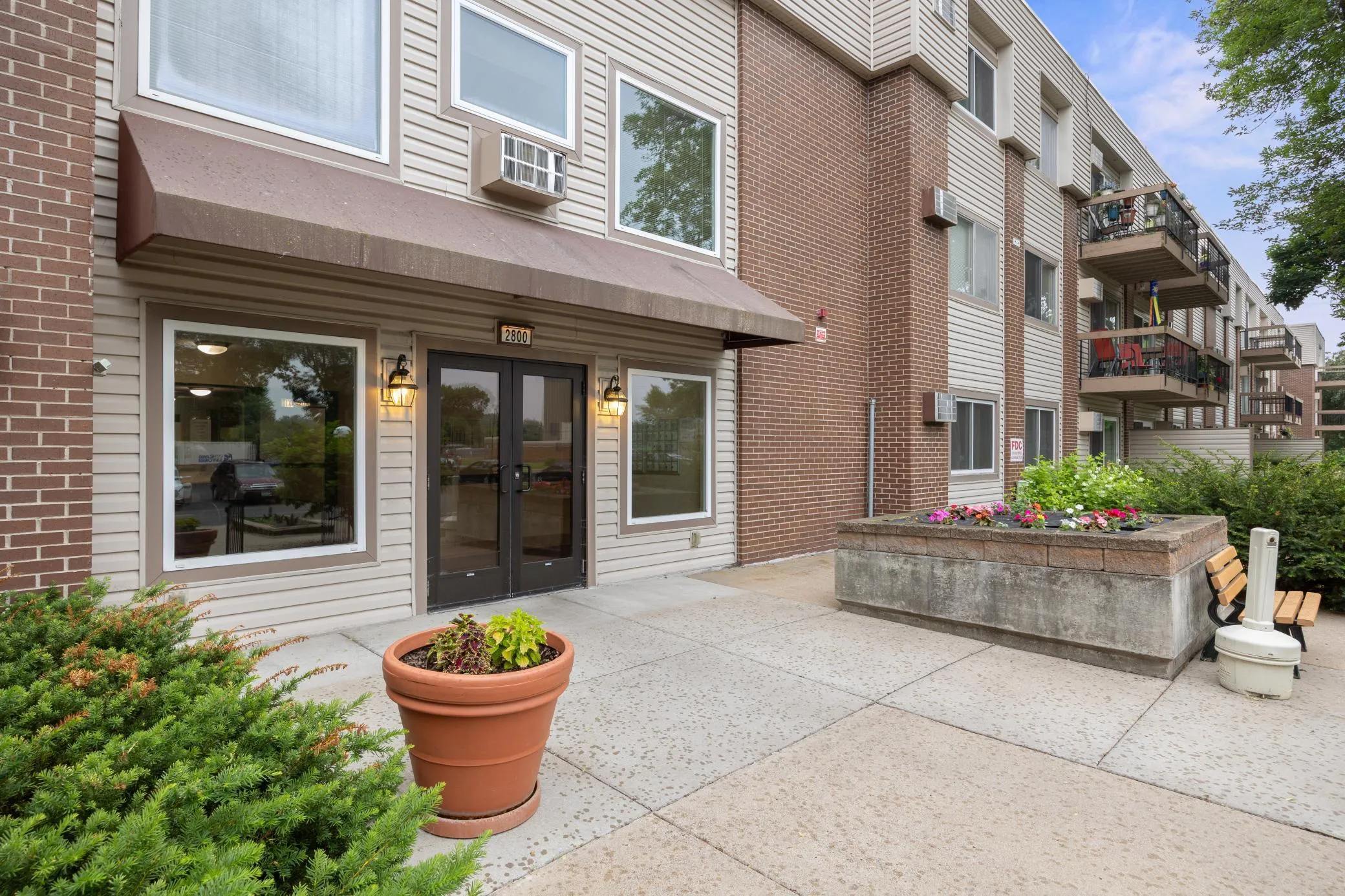 Photo 3 of 2800 Hillsboro N Avenue Unit 214