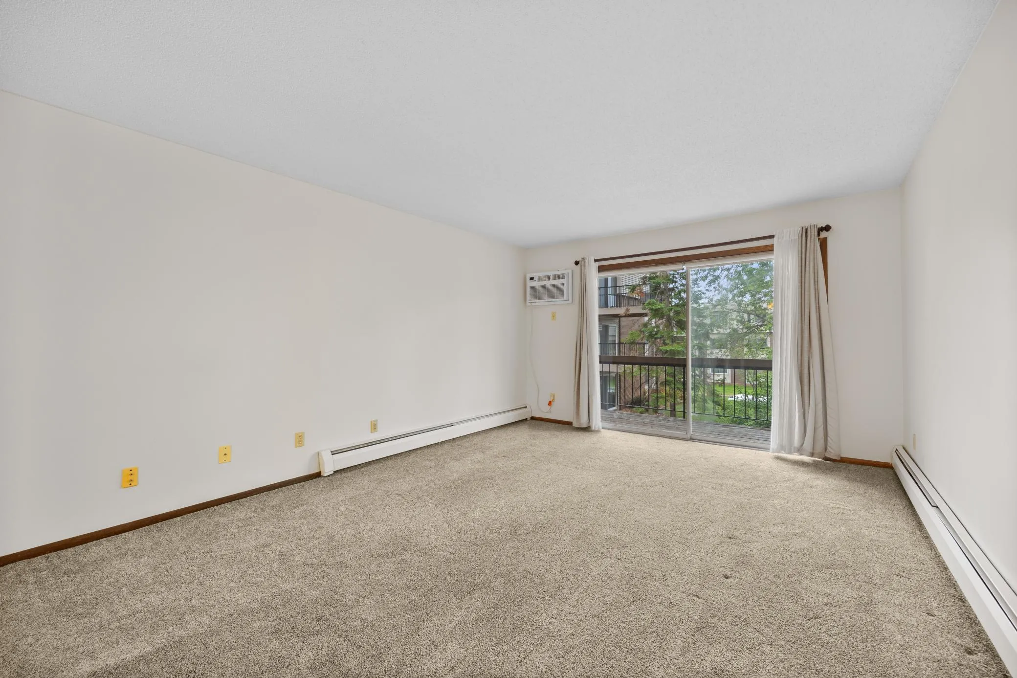 Photo 10 of 2800 Hillsboro N Avenue Unit 214