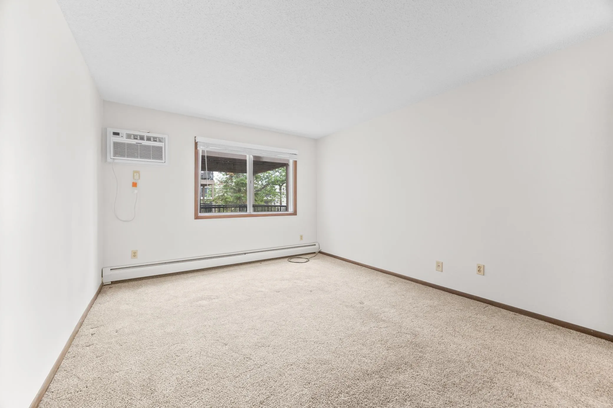 Photo 15 of 2800 Hillsboro N Avenue Unit 214