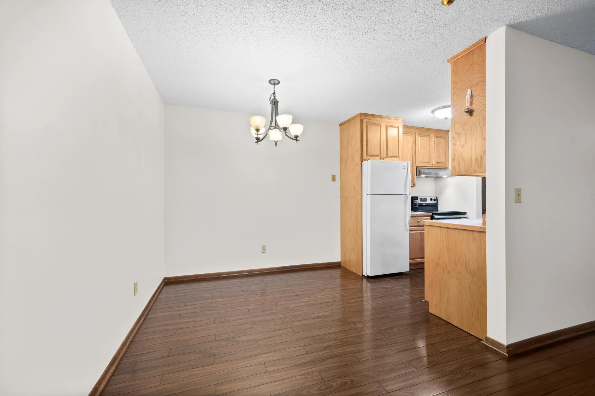 Photo 5 of 2800 Hillsboro N Avenue Unit 214