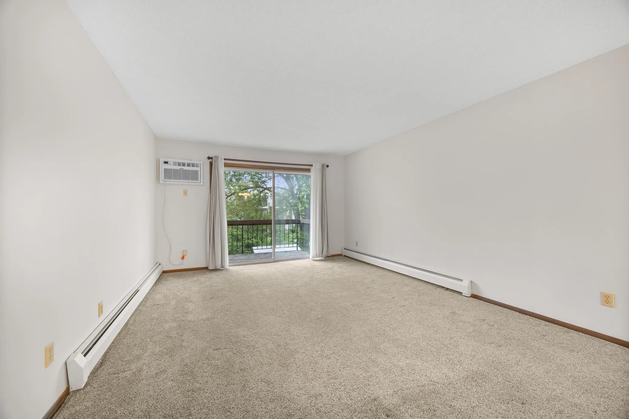 Photo 8 of 2800 Hillsboro N Avenue Unit 214