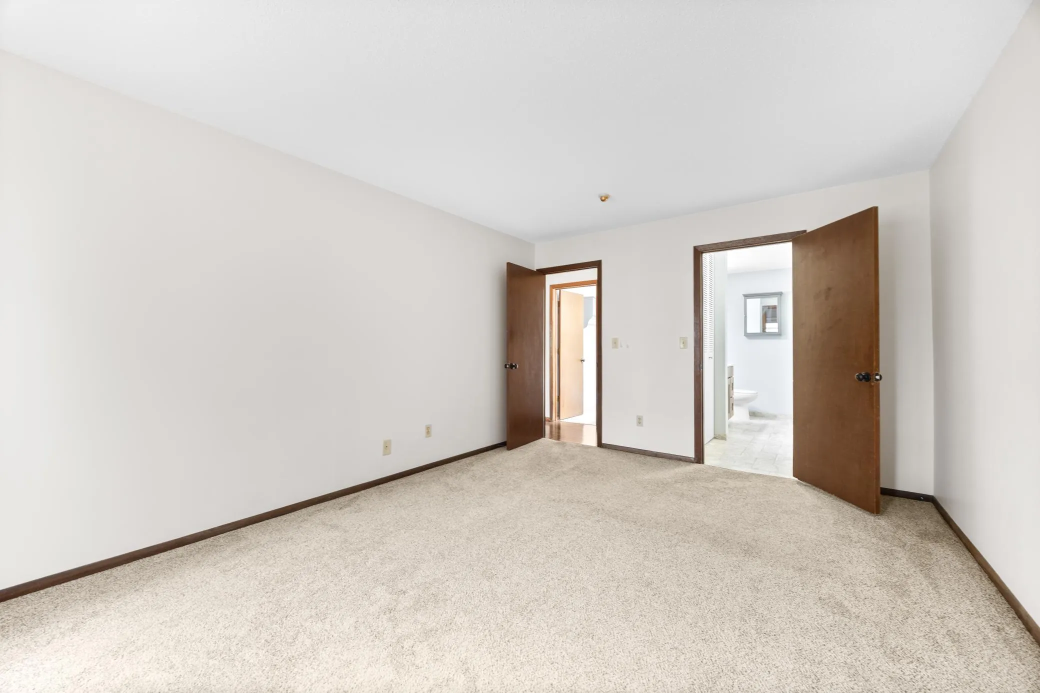 Photo 17 of 2800 Hillsboro N Avenue Unit 214