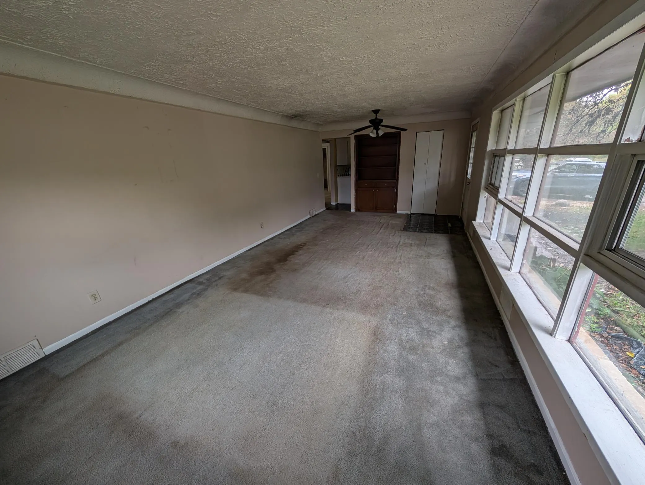 Photo 2 of 796 Stoughton Avenue