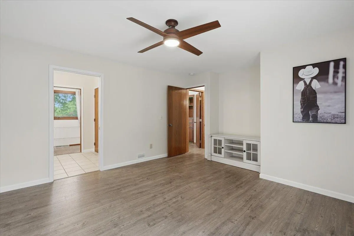 Photo 15 of 272 Glenmont Road
