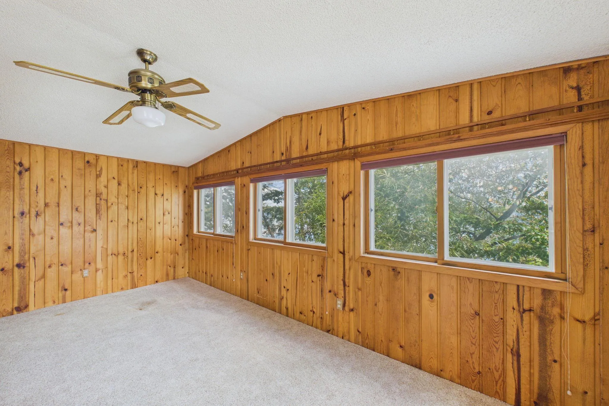 Photo 18 of 21327 Old Lake George Blvd