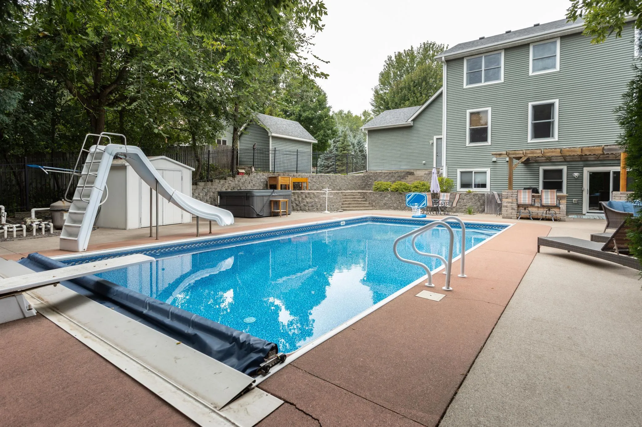 Photo 4 of 13995 Olive Nw Street