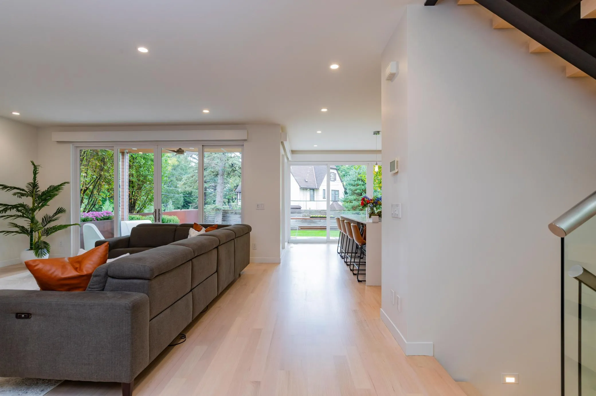 Photo 8 of 674 Montcalm Place