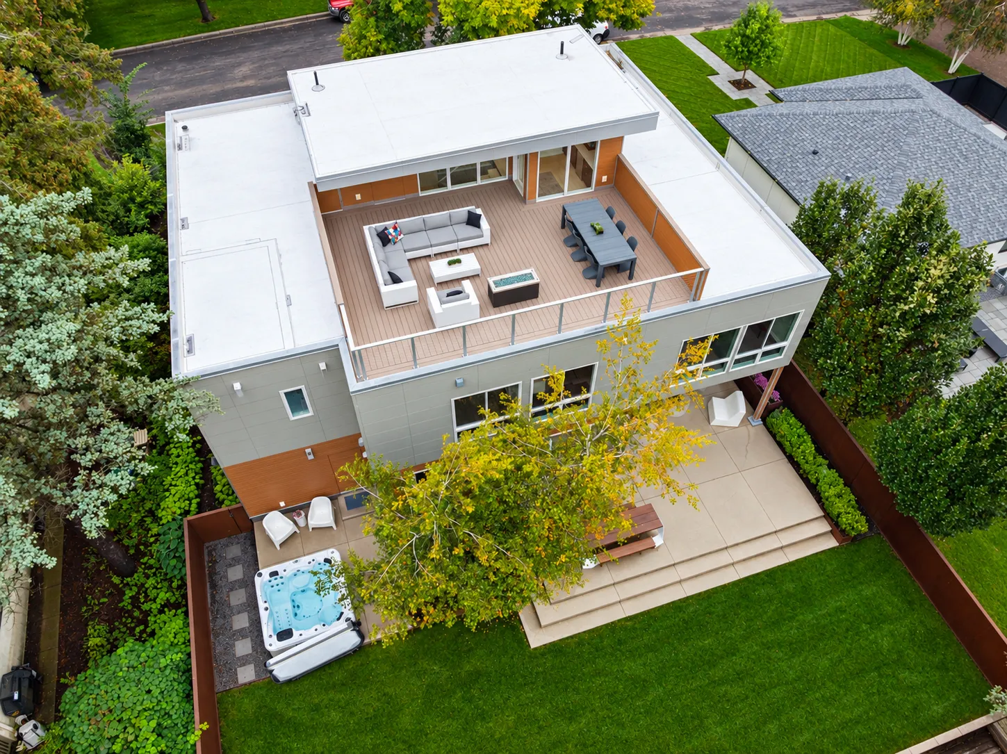 Photo 2 of 674 Montcalm Place