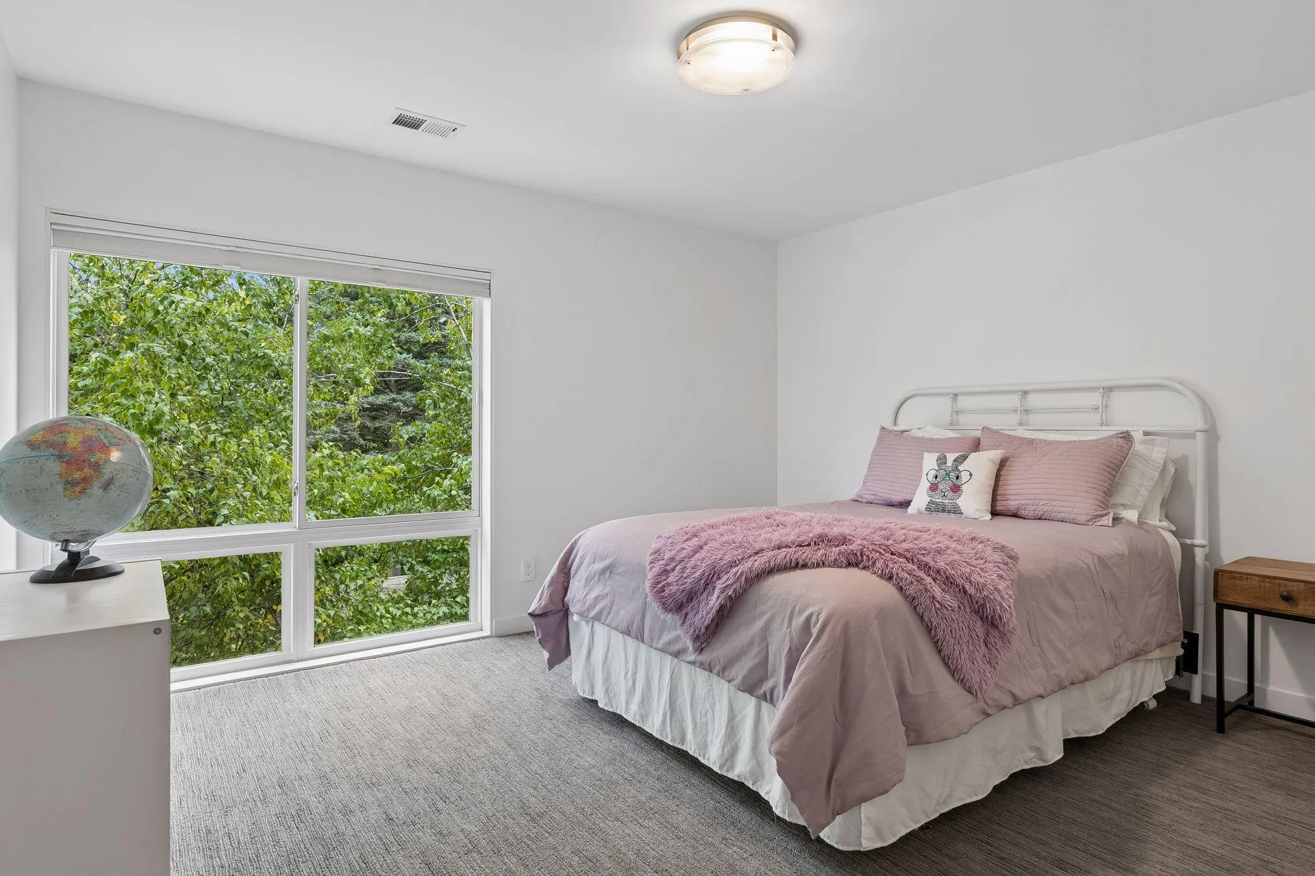 Photo 37 of 674 Montcalm Place