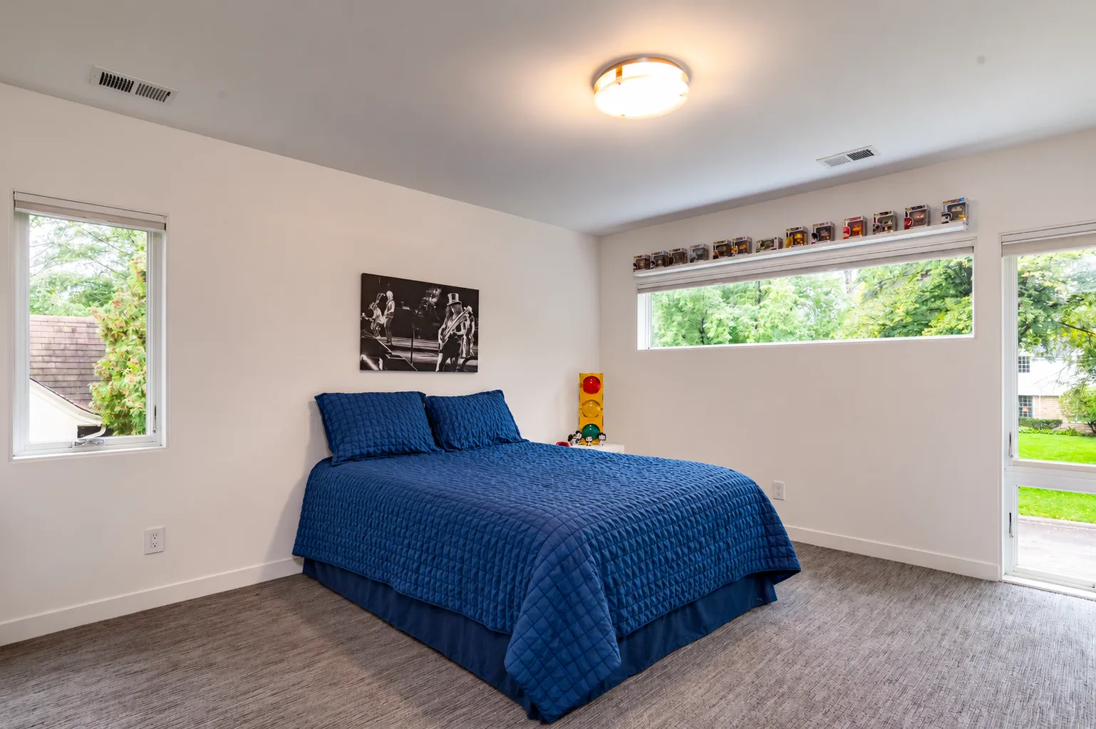 Photo 38 of 674 Montcalm Place