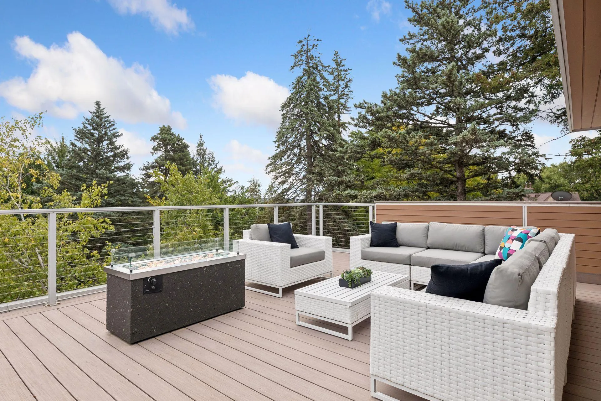 Photo 46 of 674 Montcalm Place