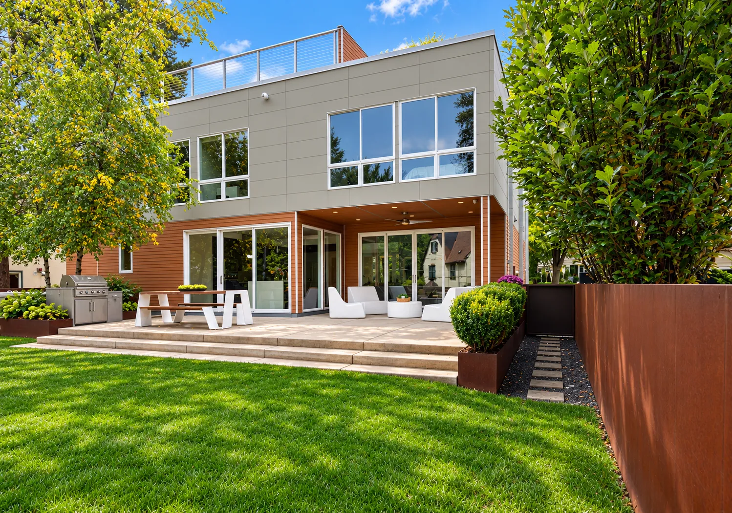 Photo 4 of 674 Montcalm Place