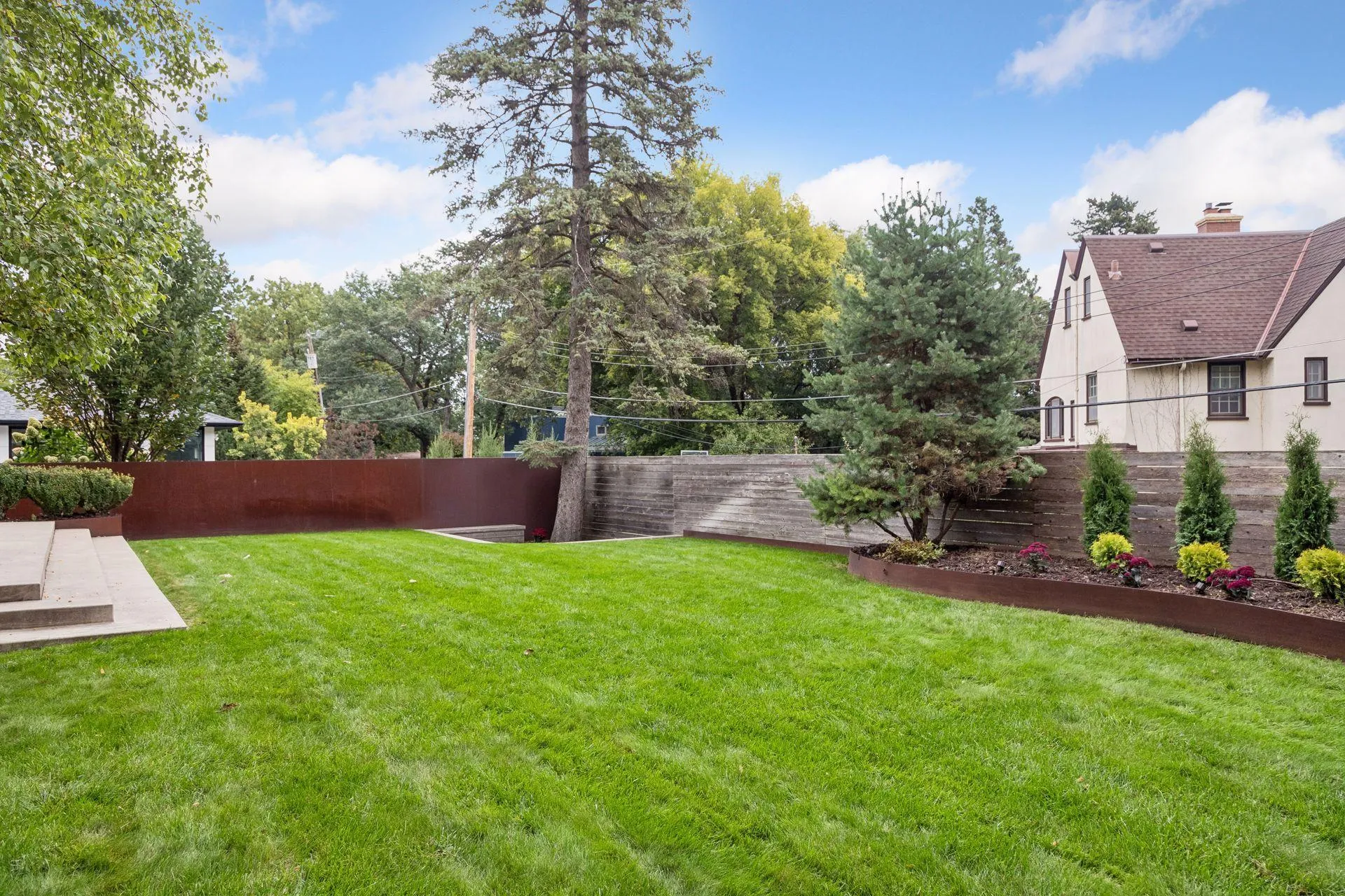 Photo 61 of 674 Montcalm Place