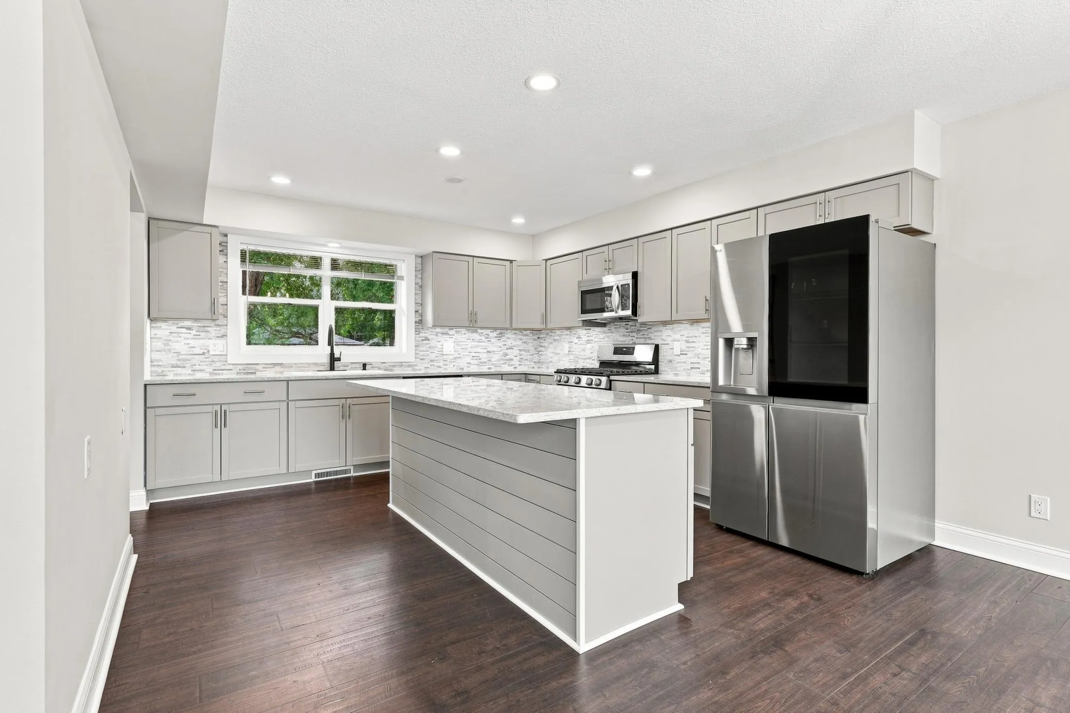 Photo 19 of 117 Mississippi Drive