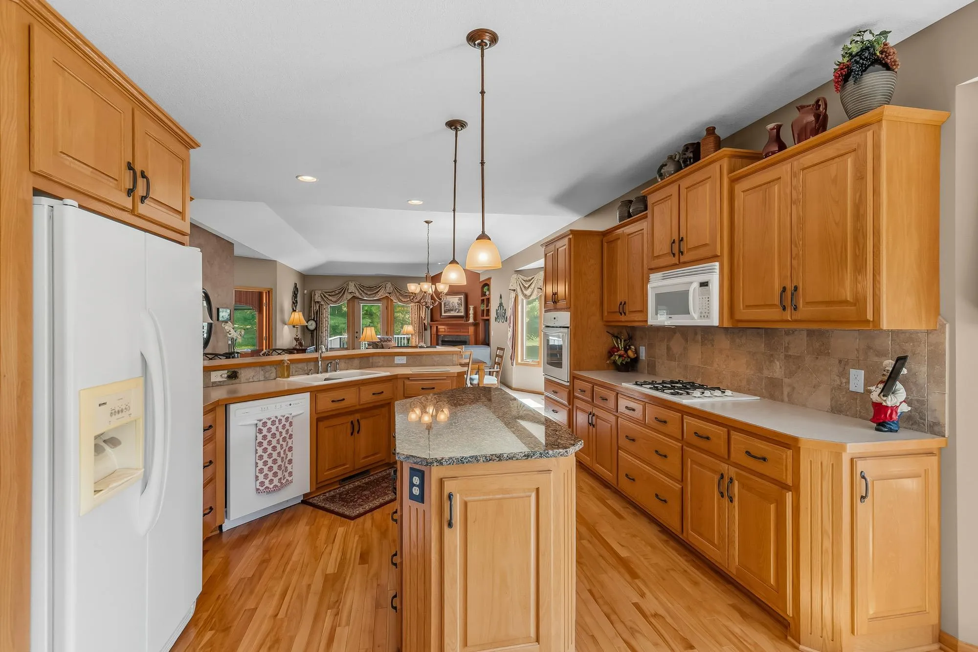 Photo 9 of 14329 Rochester Ne Street