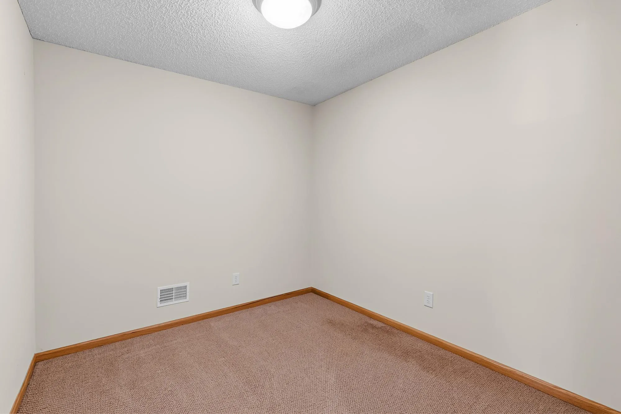 Photo 35 of 14329 Rochester Ne Street