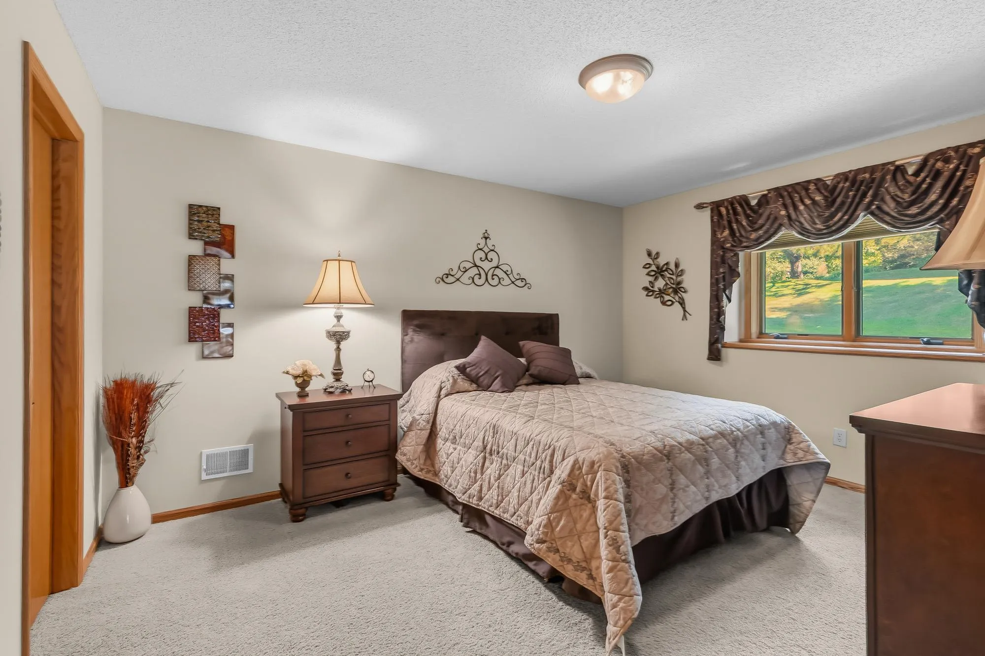 Photo 33 of 14329 Rochester Ne Street
