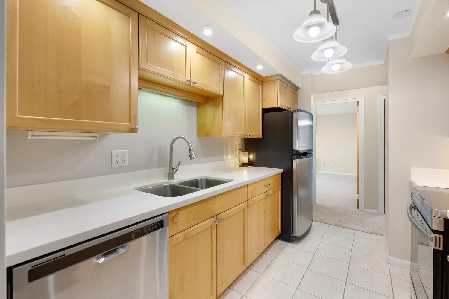 Photo 10 of 6450 York S Avenue Unit 501