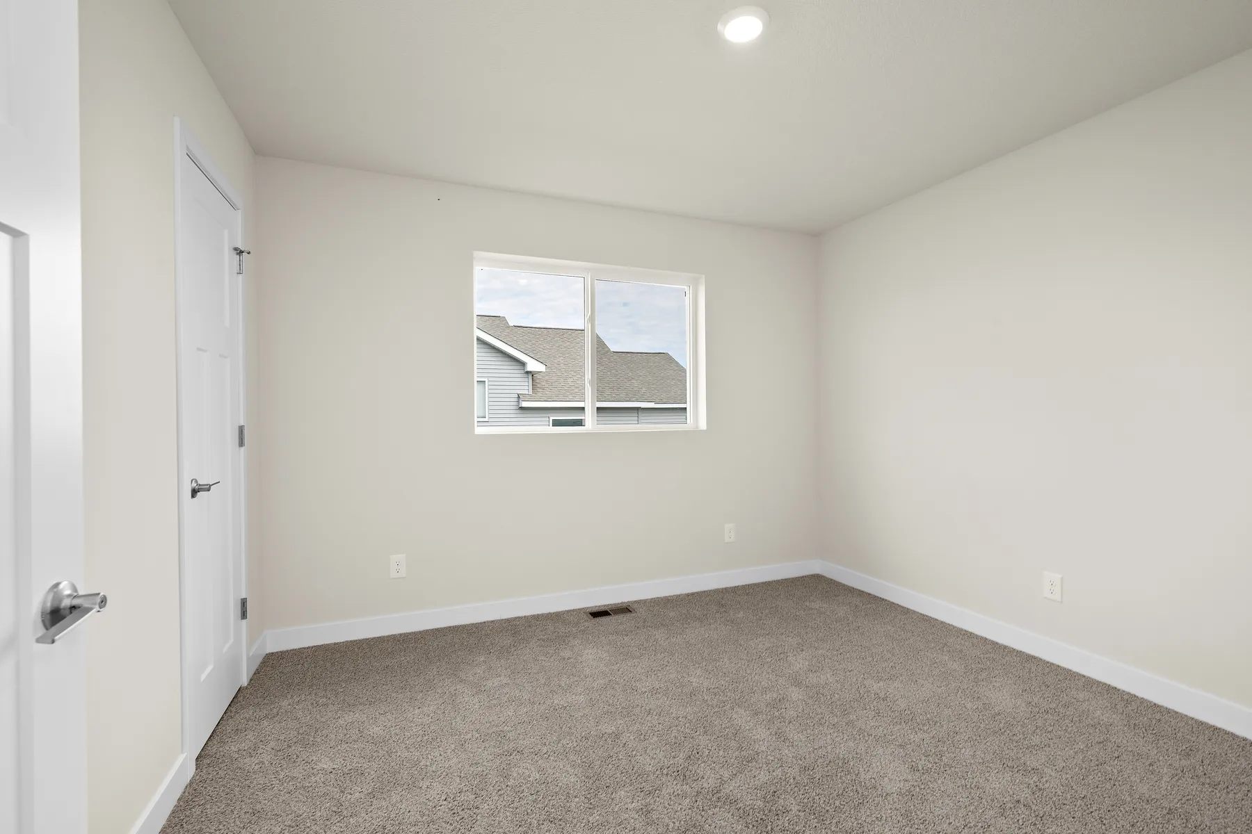 Photo 10 of 7688 Birch Street