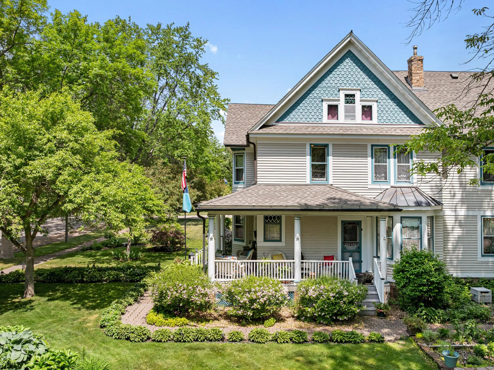 Photo 61 of 312 7th S Avenue