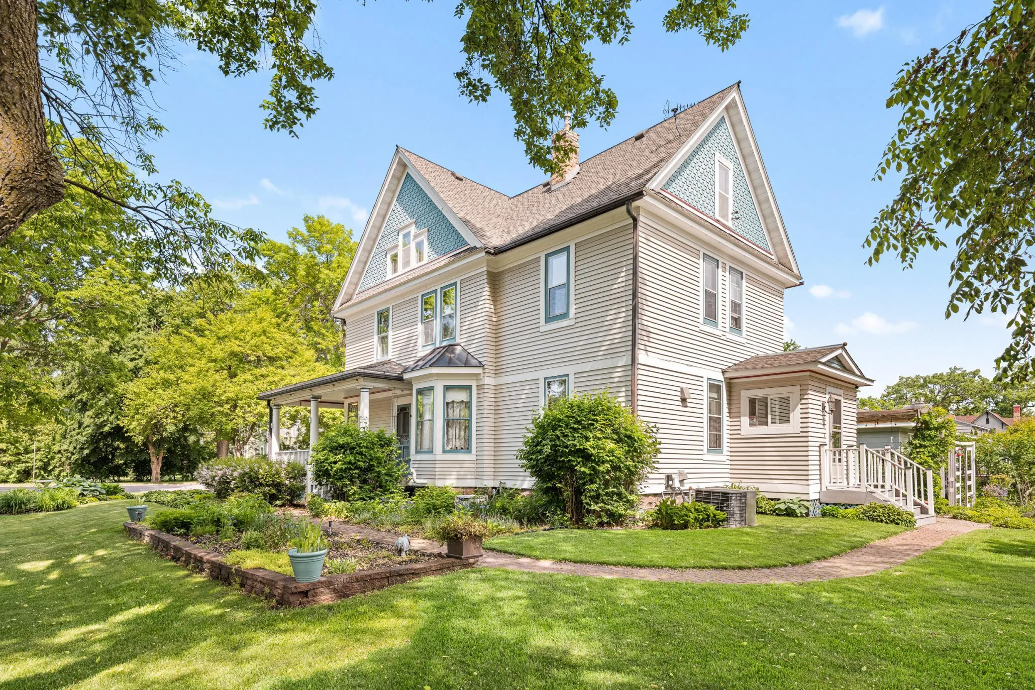 Photo 50 of 312 7th S Avenue
