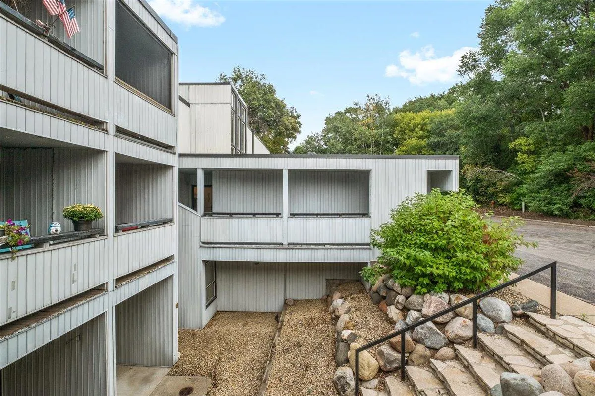 Photo 3 of 13709 Nicollet Avenue Unit 301