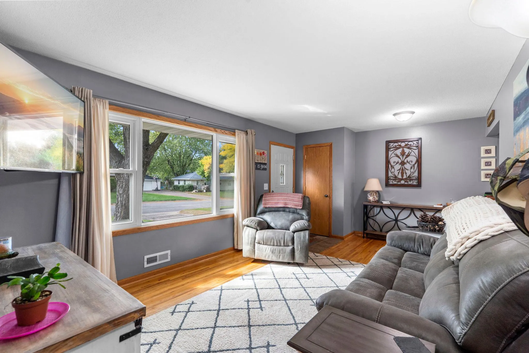 Photo 2 of 11833 Ilex Nw Street