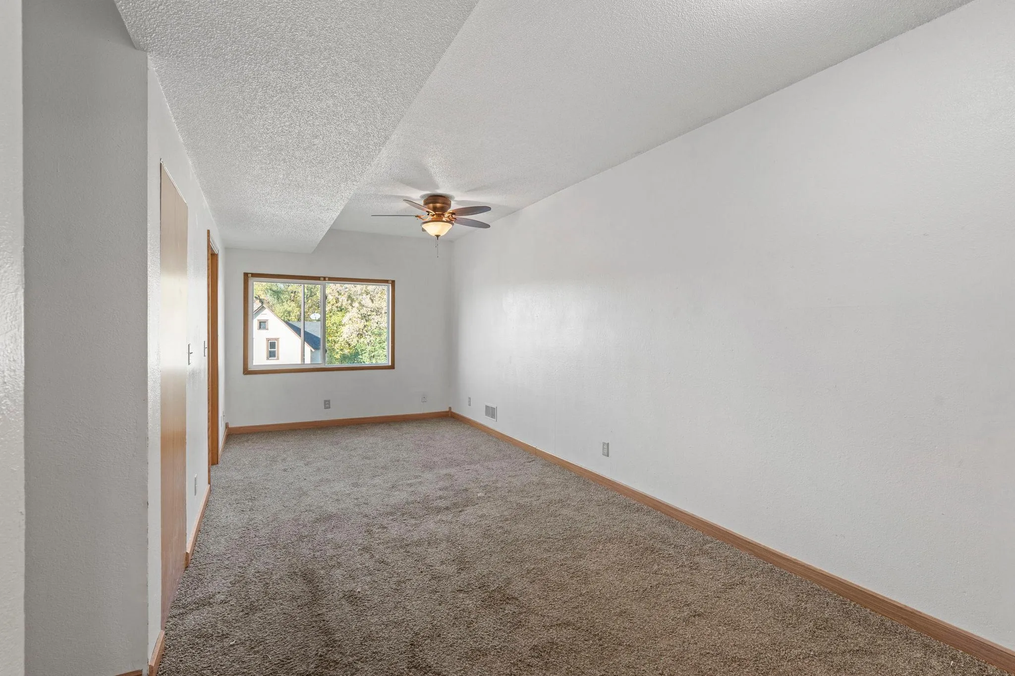 Photo 4 of 1066 Ross Avenue