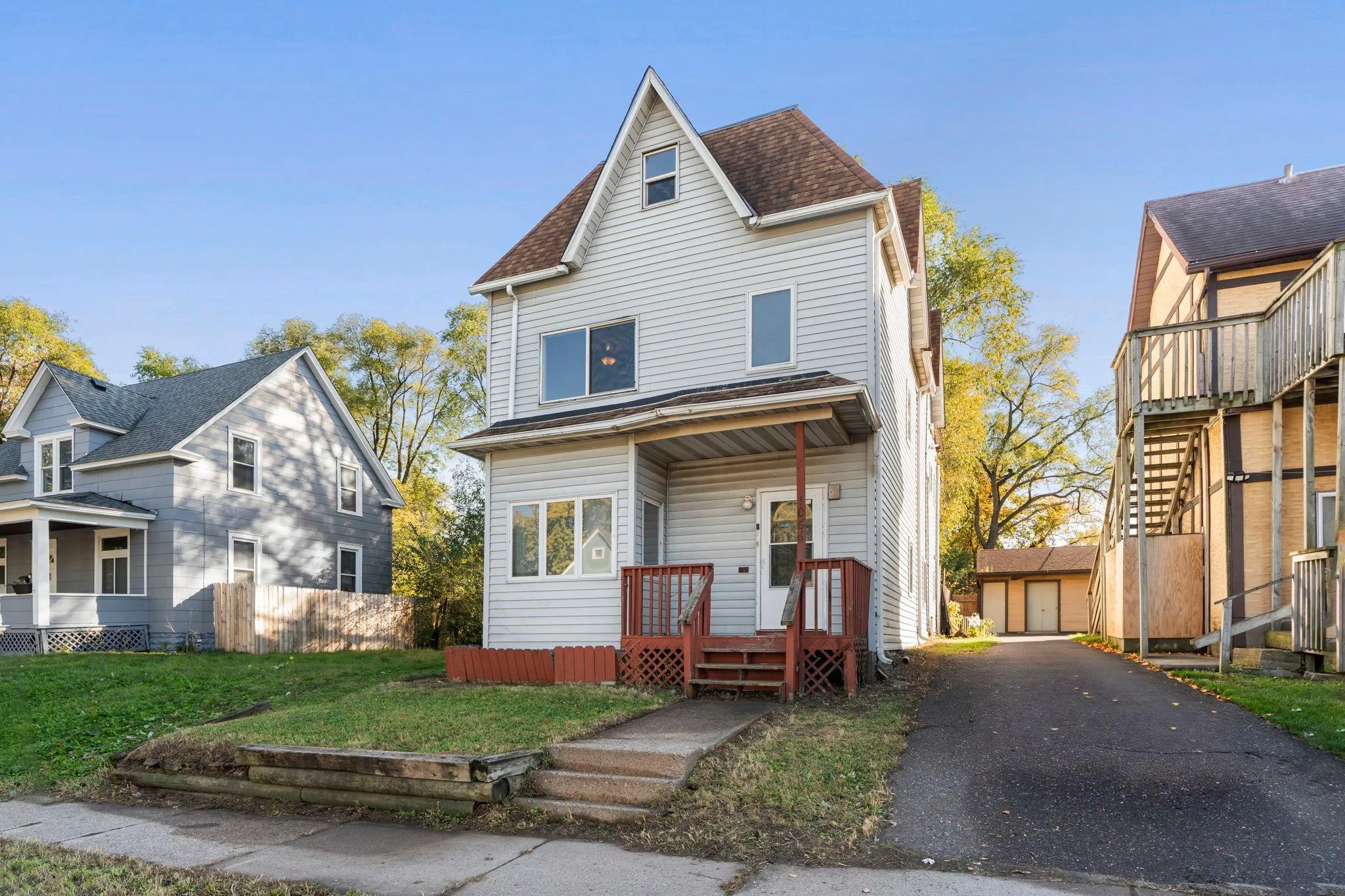 Photo 2 of 1066 Ross Avenue