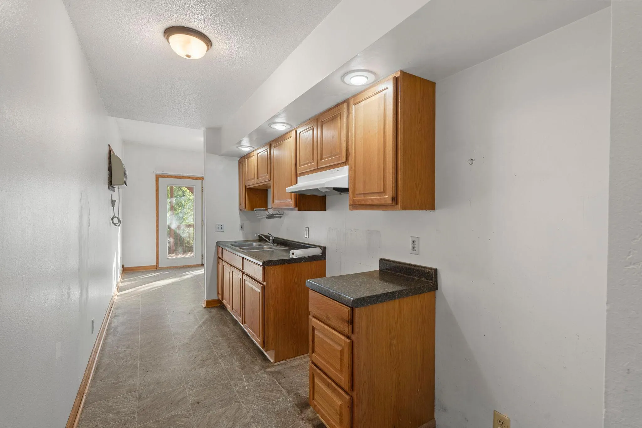 Photo 6 of 1066 Ross Avenue