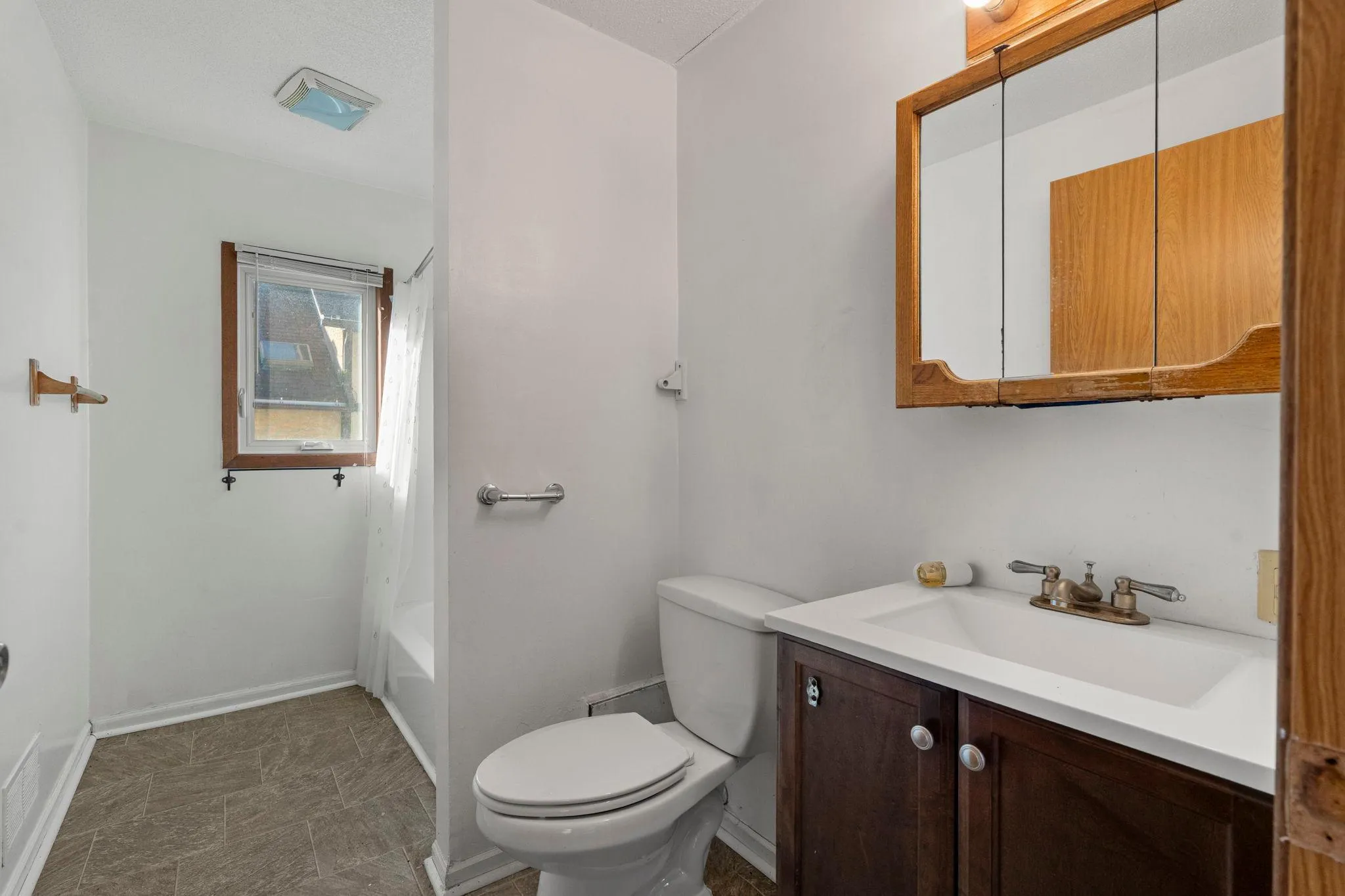 Photo 14 of 1066 Ross Avenue