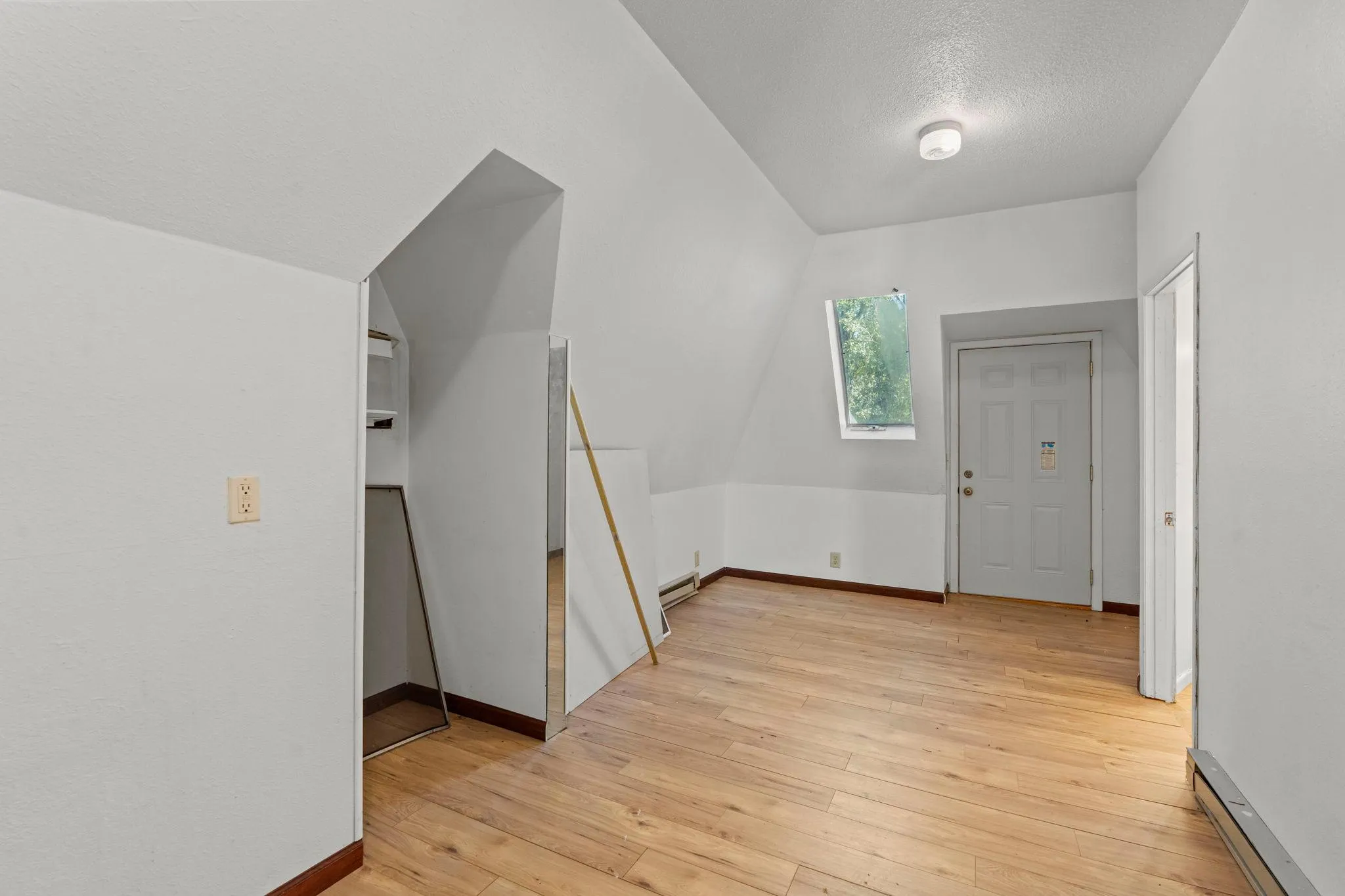 Photo 23 of 1066 Ross Avenue