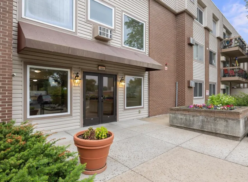 Photo 13 of 2800 Hillsboro N Avenue Unit 112